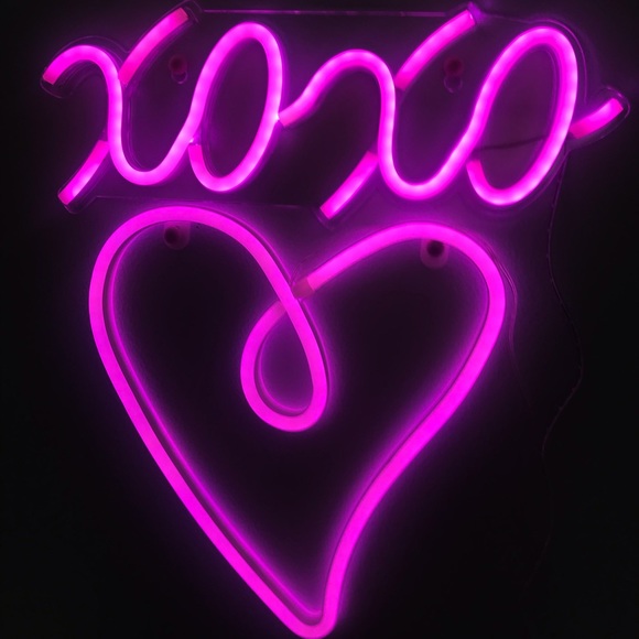 XOXO Neon Led Wall Light - Picture 6 of 11